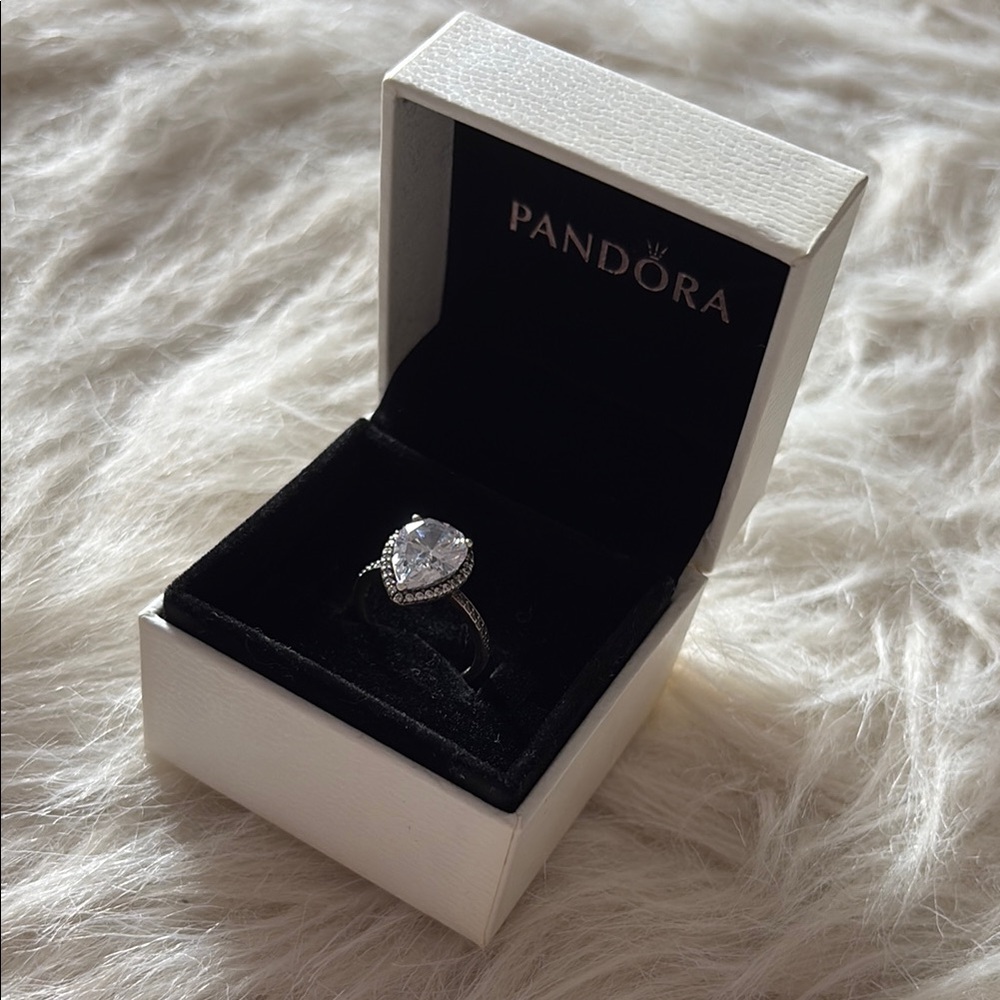 Elegant Silver Teardrop Pandora Ring